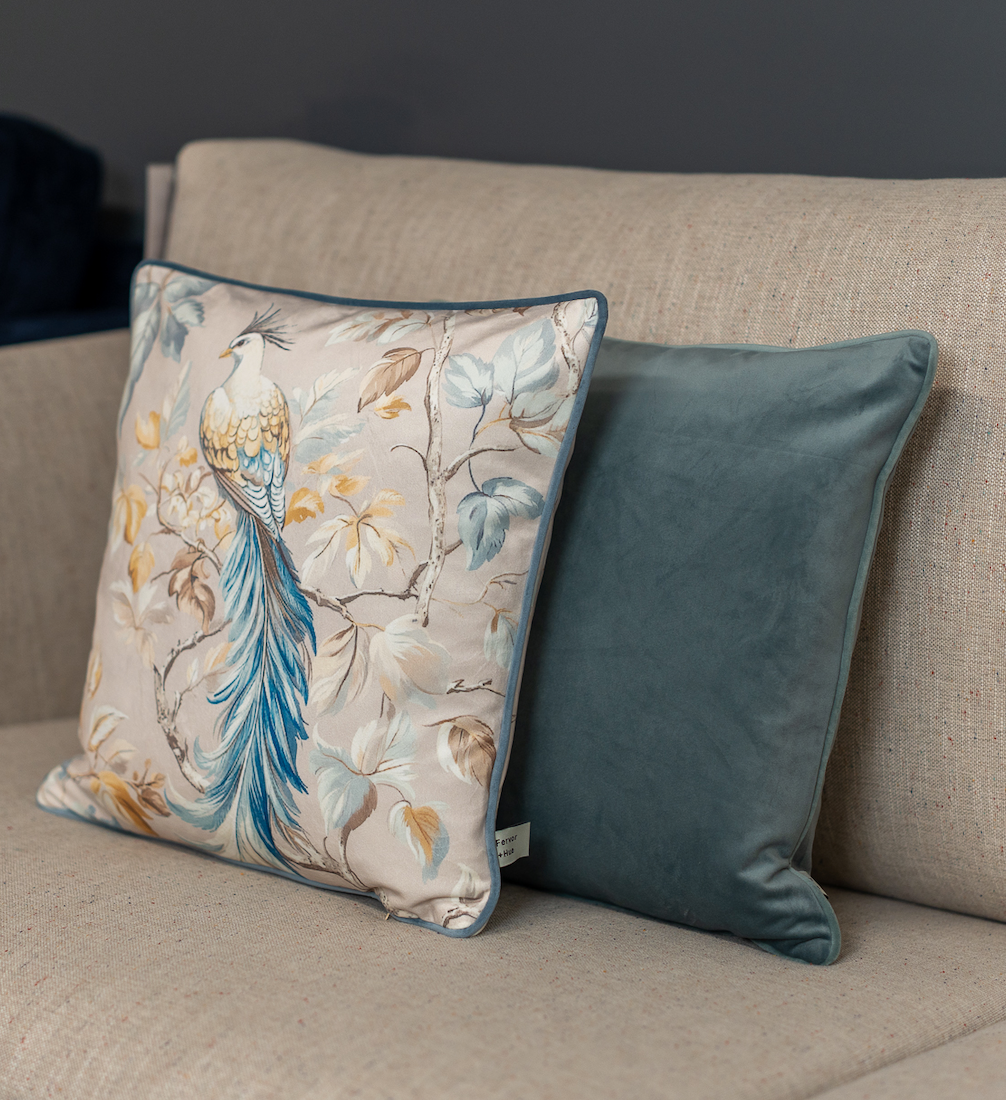 Cushion F+H Velvet Classic Bird Gentle Blue