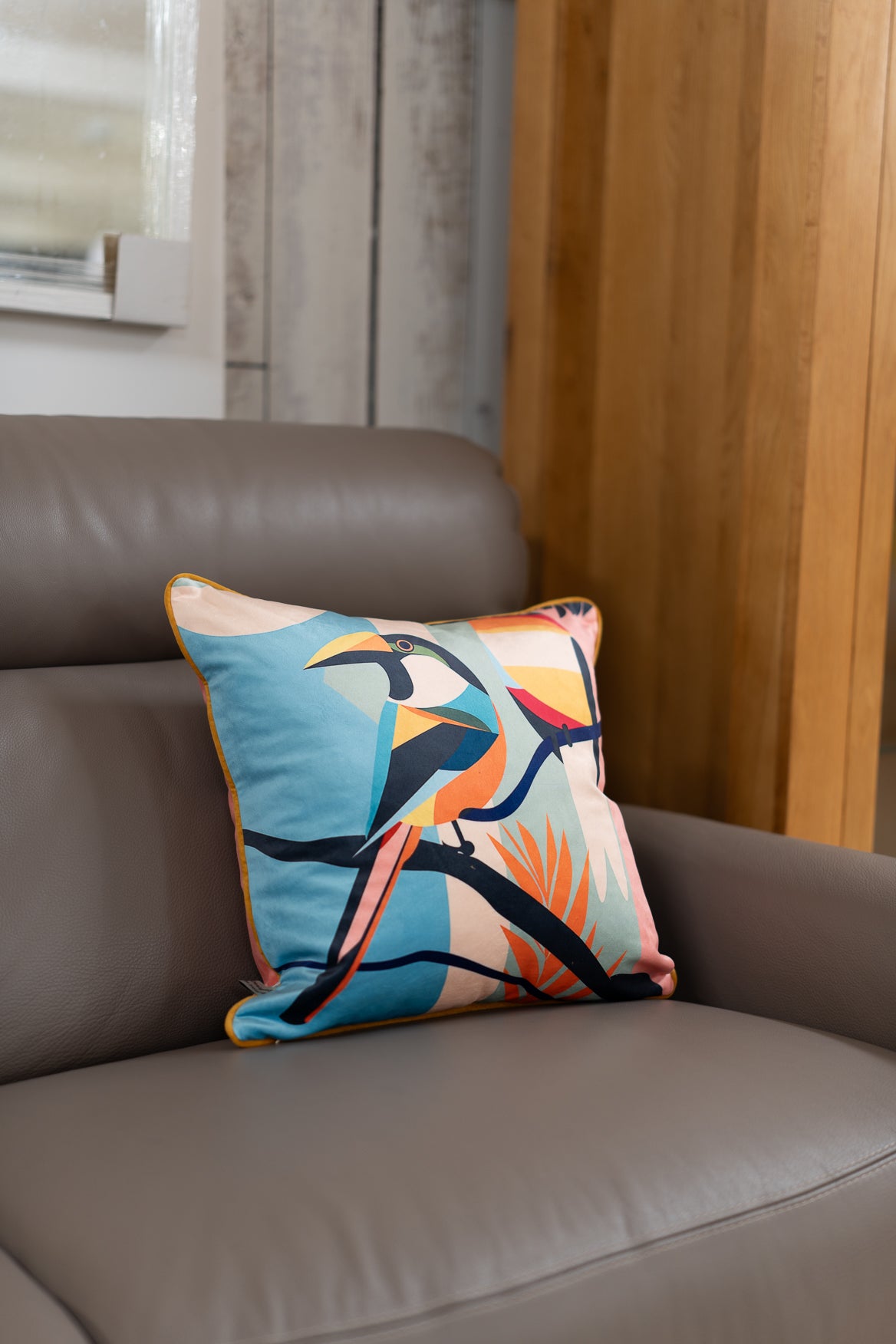 Cushion F+H Velvet Polly Parrot Pair