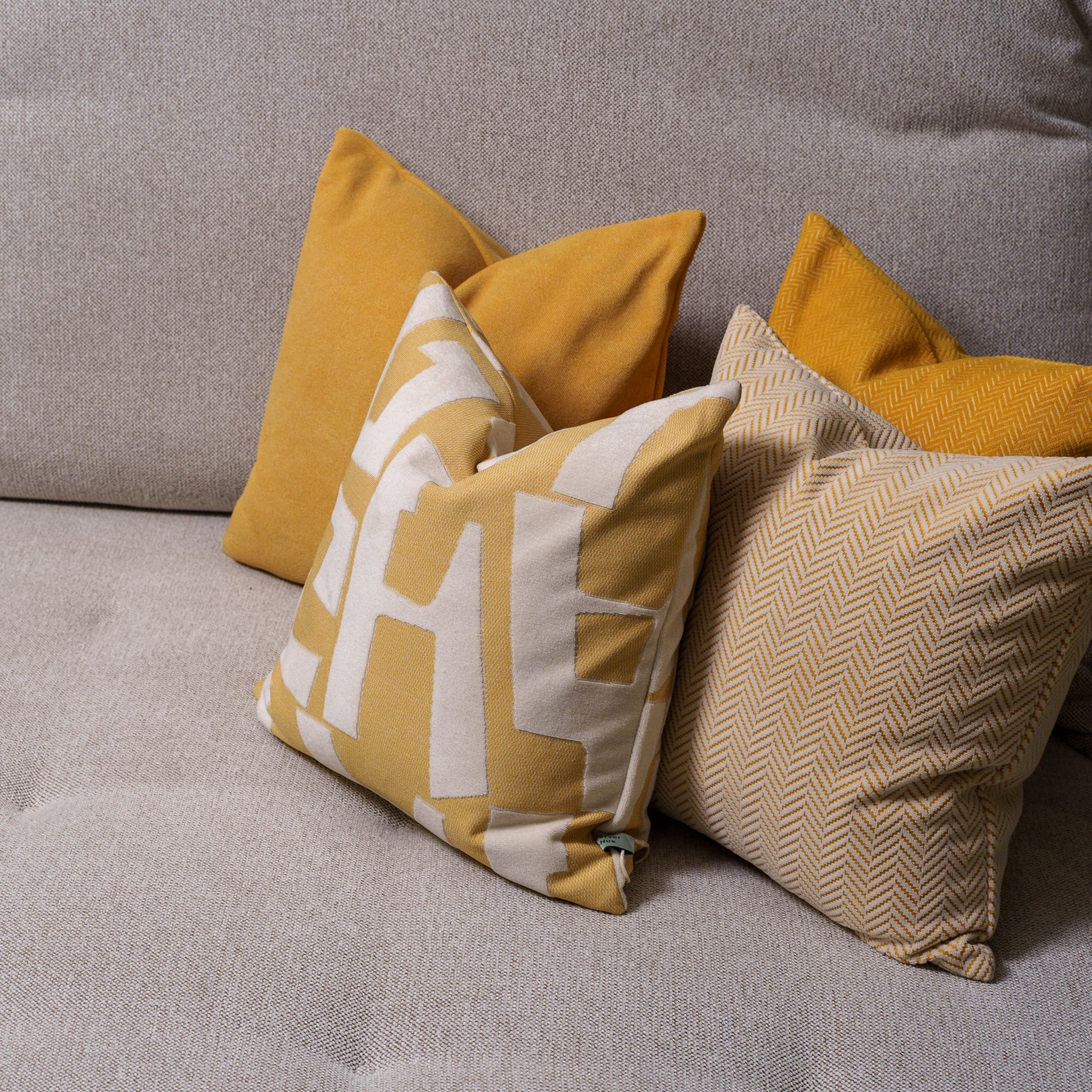 Cushion F+H Studio Plain Solara Honey