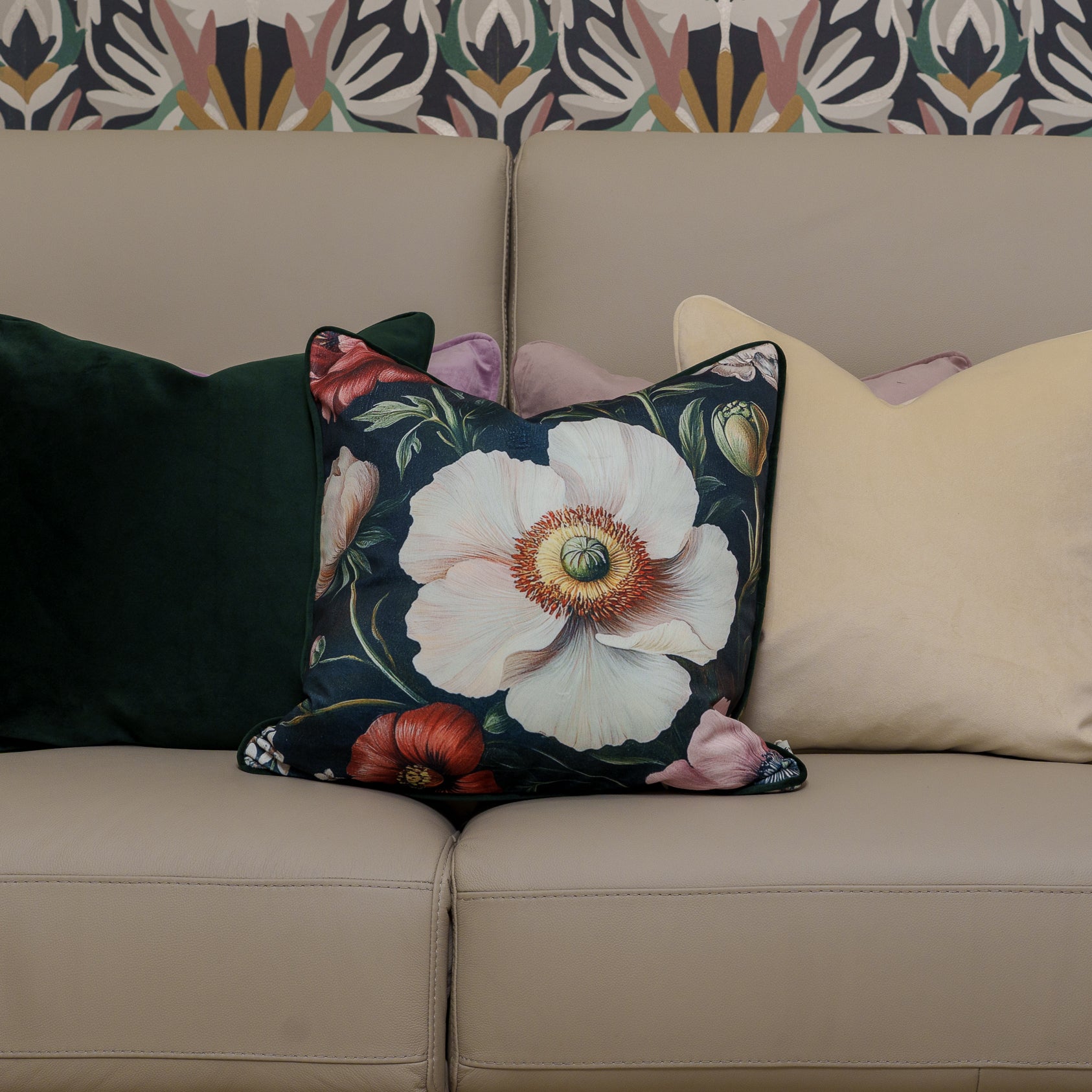 Cushion F+H Velvet Night Bloom Ivory Multi