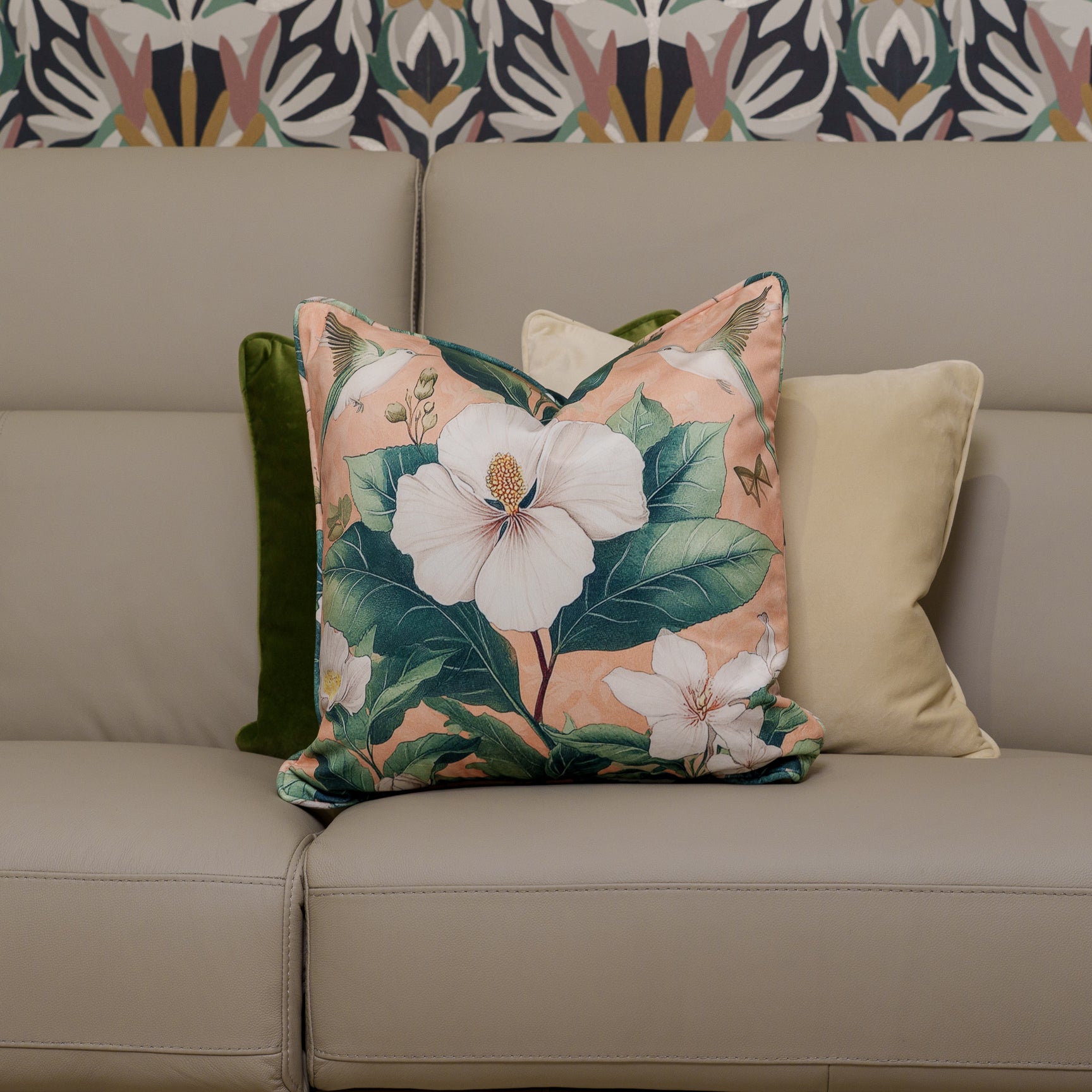 Cushion F+H Velvet Floral Lily
