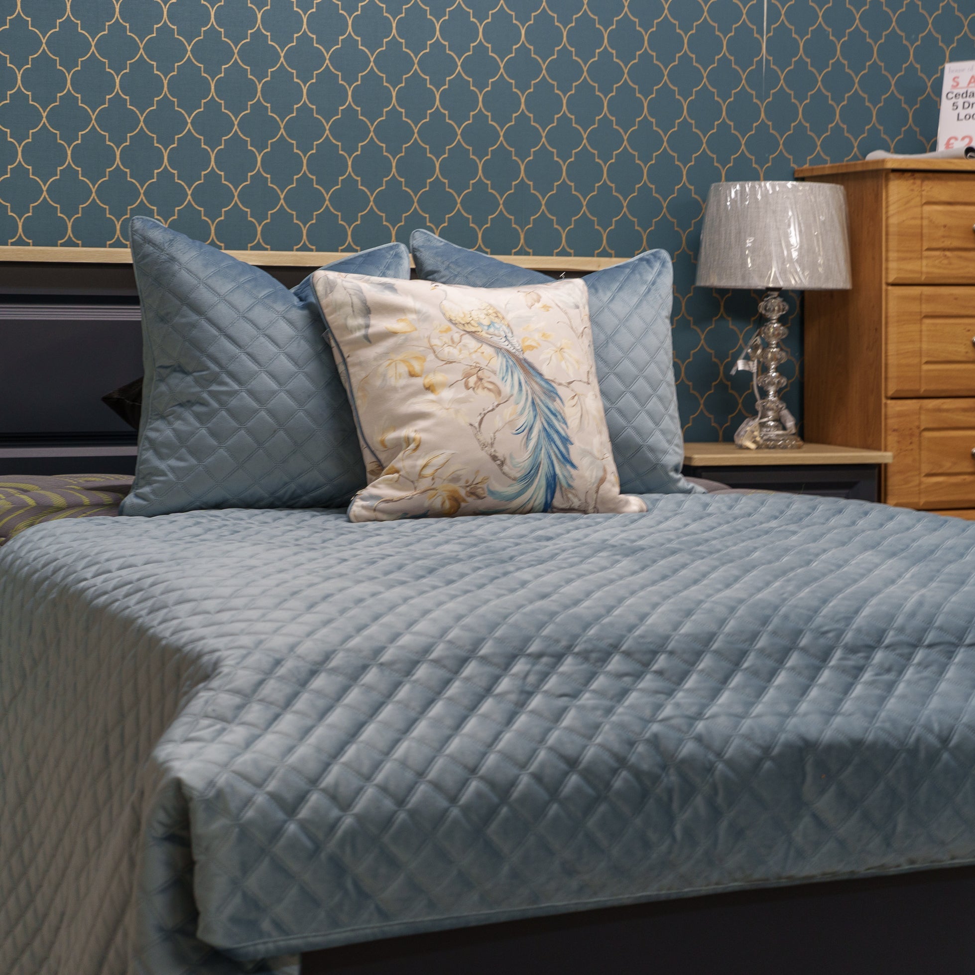F+H Quilted Velvet Throw Gentle Blue