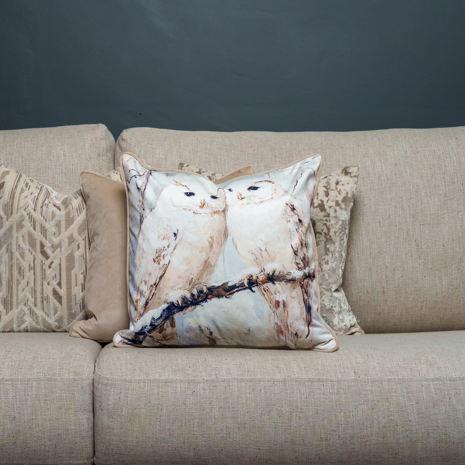 Cushion F+H Velvet Rustic Snow Owls