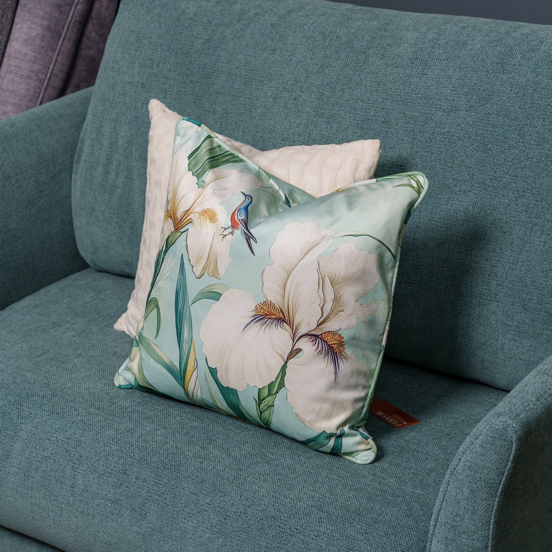 Cushion F+H Velvet Floral Iris