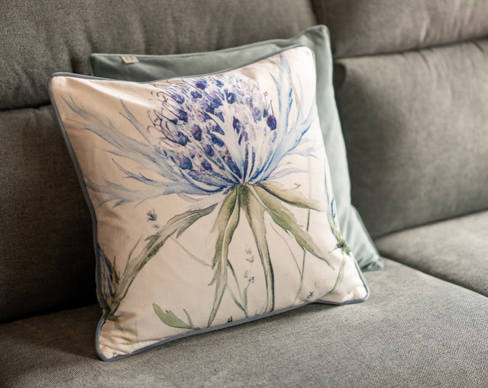 Cushion F+H Velvet Meadow Botanic Ivory