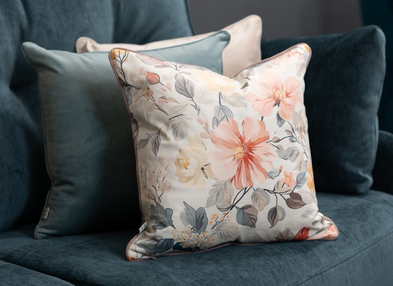 Cushion F+H Velvet Floral Dainty