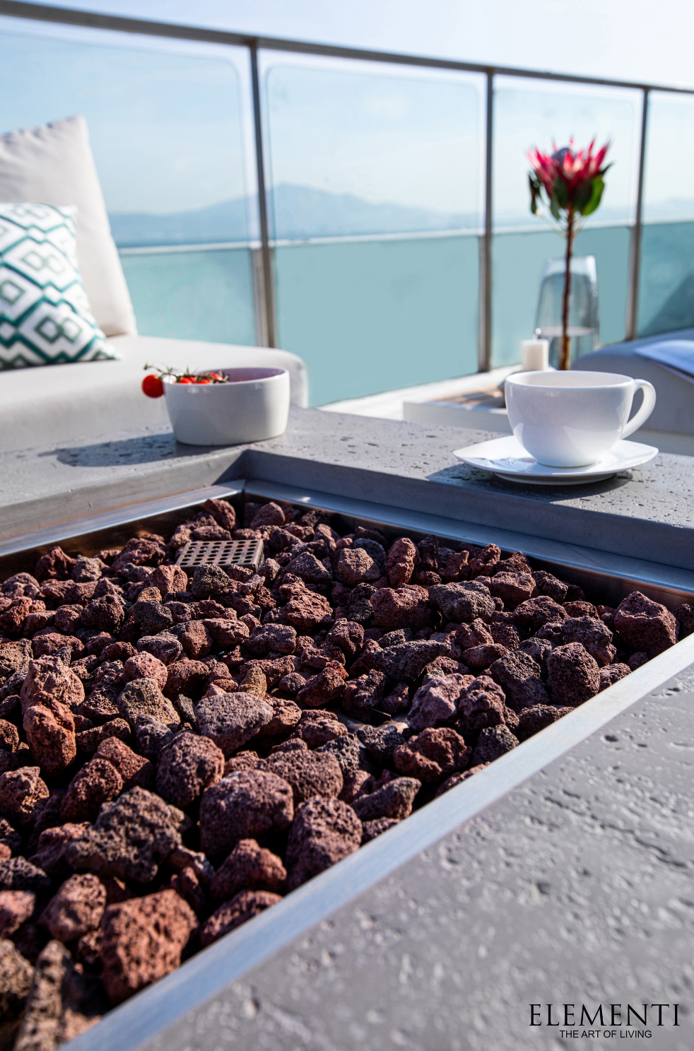 Manhattan Fire Table