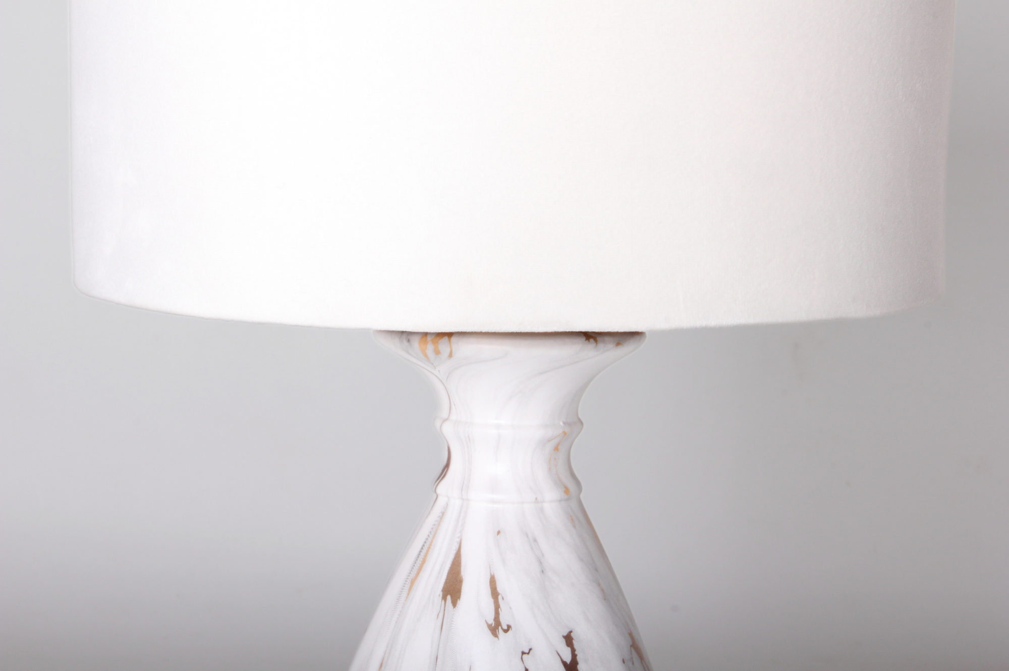 White Table Lamp CH2110134 - Fervor + Hue